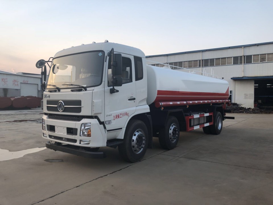 東風天錦小三軸18噸灑水車圖片-湖北程力 東風天錦小三軸18噸灑水車圖片-湖北程力