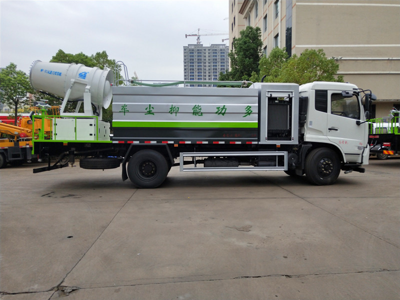 東風(fēng)天錦單橋多功能抑塵車-灑水抑塵車中的精品 東風(fēng)天錦單橋多功能抑塵車-灑水抑塵車中的精品