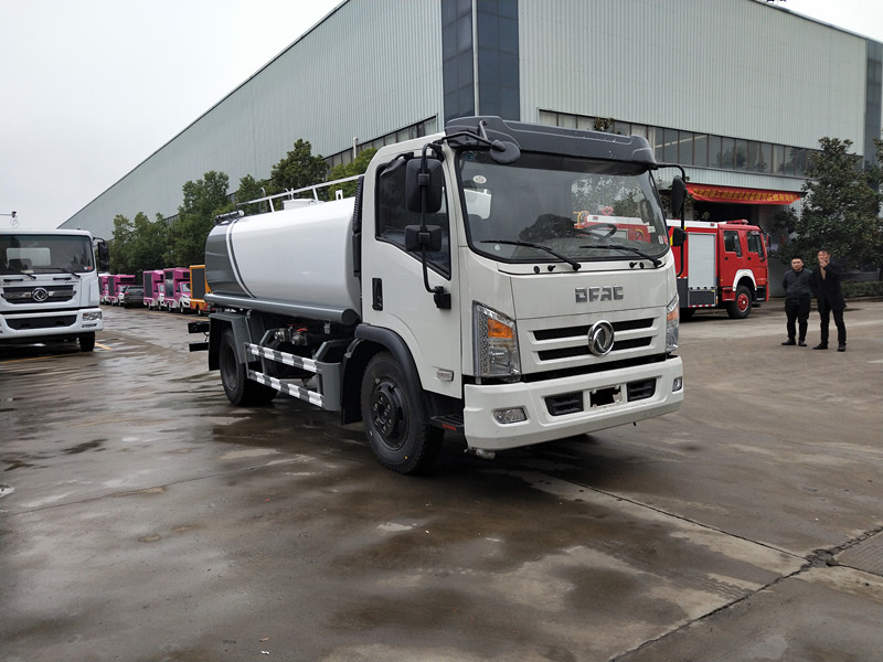 程力威牌CLW5091GSS6型灑水車-東風灑水車-程力集團 程力威牌CLW5091GSS6型灑水車-東風灑水車-程力集團