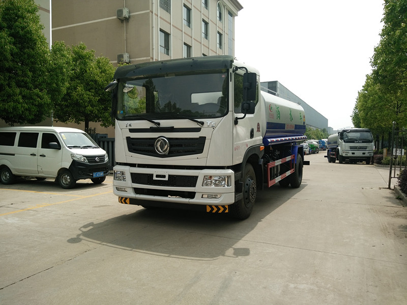 東風(fēng)145灑水車-12方灑水車價格-12方灑水車廠家直銷 東風(fēng)145灑水車-12方灑水車價格-12方灑水車廠家直銷