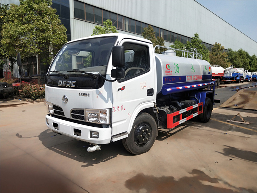 性價比高的東風(fēng)多利卡灑水車價格 圖片售后-湖北程力 性價比高的東風(fēng)多利卡灑水車價格 圖片售后-湖北程力