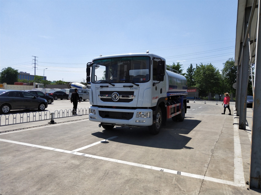國六15方灑水車東風綠化灑水車高配車型 國六15方灑水車東風綠化灑水車高配車型