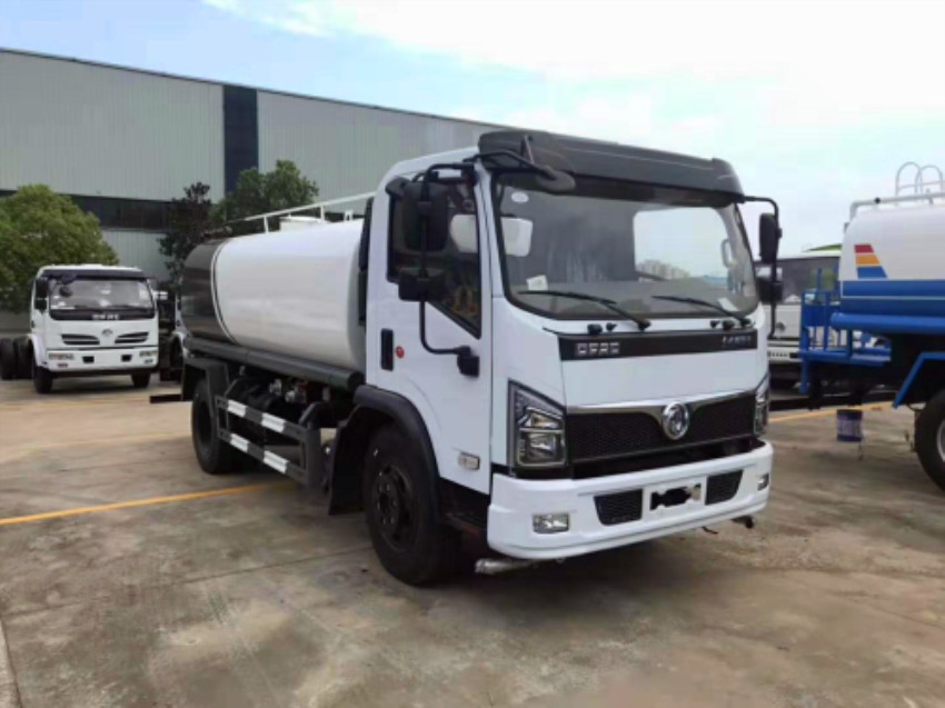 東風(fēng)國六3.8米軸距的灑水車-東風(fēng)國六福瑞卡F7灑水車技術(shù)參數(shù) 東風(fēng)國六3.8米軸距的灑水車-東風(fēng)國六福瑞卡F7灑水車技術(shù)參數(shù)