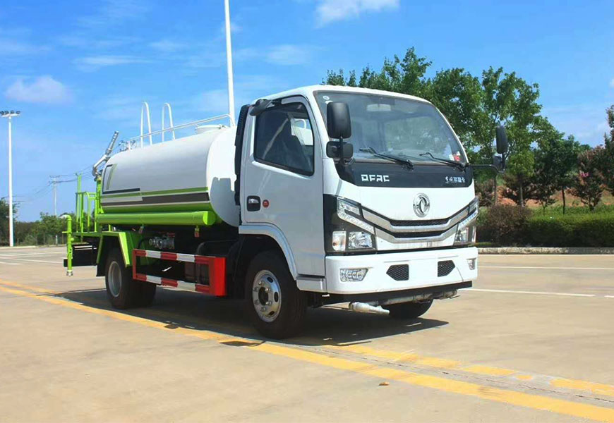 東風(fēng)多利卡5方灑水車(chē)圖片